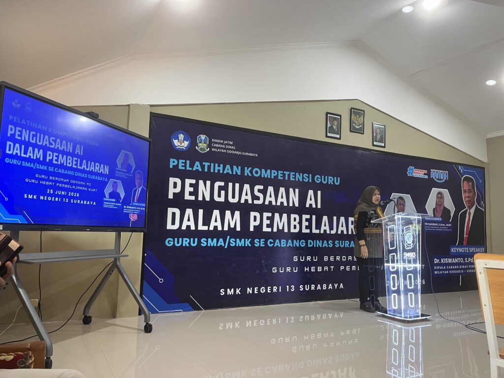 Guru Berdaya dengan AI, Pembelajaran Semakin Kuat: Universitas Dinamika Bekali Guru SMA/SMK Menghadapi Era Kecerdasan Artifisial